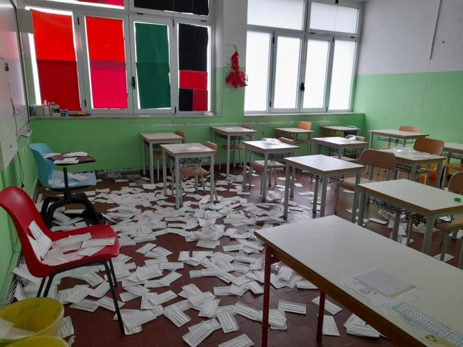 images Catanzaro, distrutte le scuole "Aldisio" e "Patari": disposti 3 giorni di chiusura 