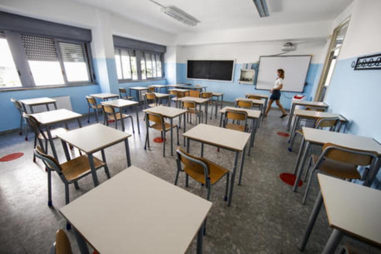 images Covid, Occhiuto ha deciso: "In Calabria le scuole riapriranno il 10 gennaio"