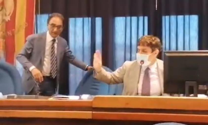 images Abramo: "Il Governo ha impugnato la legge sull'integrazione degli ospedali di Catanzaro"