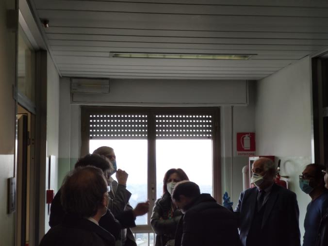 images Il commissario Zuccatelli frena sul centro Covid a Villa Bianca: "Non ci sono i tempi. C'è un'intera ala libera a Germaneto" (FOTO E VIDEO)