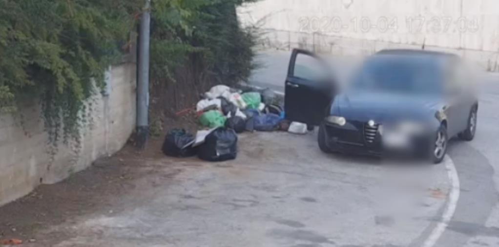 A Vibo Valentia le videocamere di sorveglianza "beccano" i furbetti della spazzatura (VIDEO) 