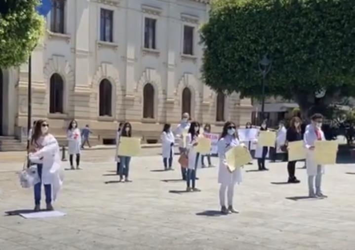 Procedure concorsuali ancora bloccate. I medici specializzandi in piazza a Catanzaro mercoledì 9 dicembre 