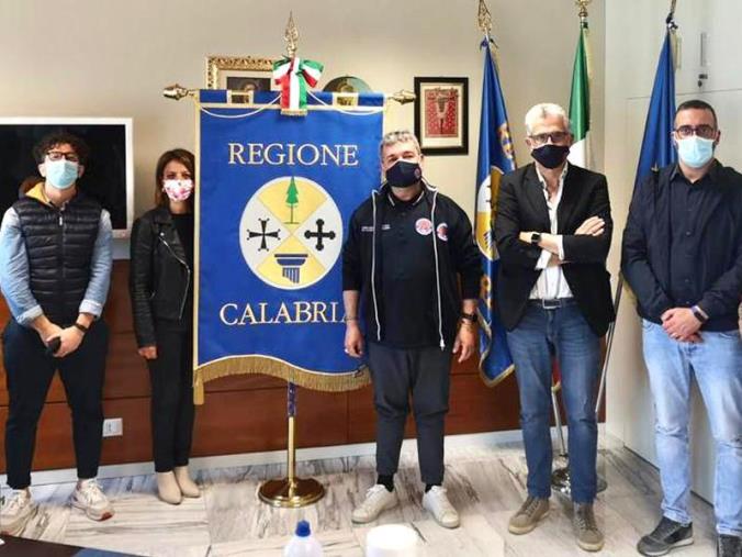 images Riconoscimento lingua dei segni, Spirlì: "Grande risultato" (VIDEO)