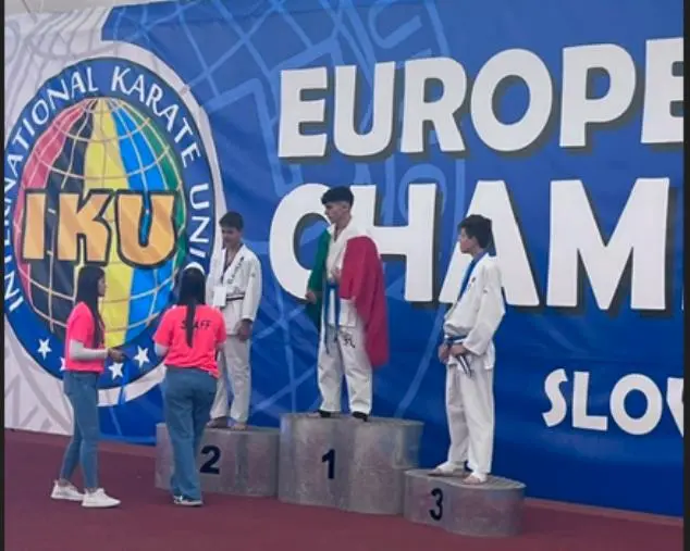 images Un oro e 3 bronzi ai campionati europei in Slovenia di Karate per gli atleti catanzaresi della Ssd sport ring 