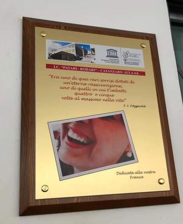 Una targa in memoria di Franca Murrone nell'I.C. Patari Rodari di Catanzaro 