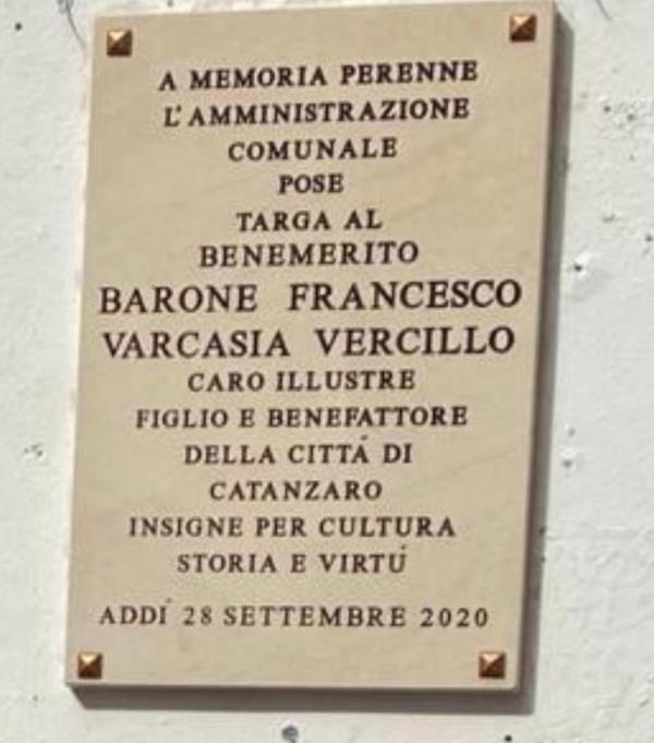 images Scoperta la targa commemorativa del barone Francesco Varcasia Vercillo. Lobello: “Figura importantissima del novecento catanzarese”