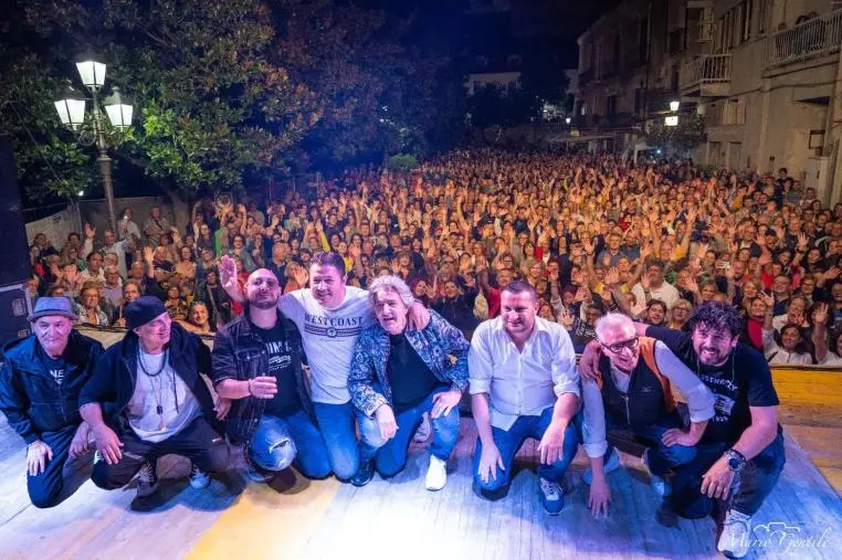 images Taverna, tre giorni di pienone in piazza e festeggiati i 25 anni della sezione locale Avis