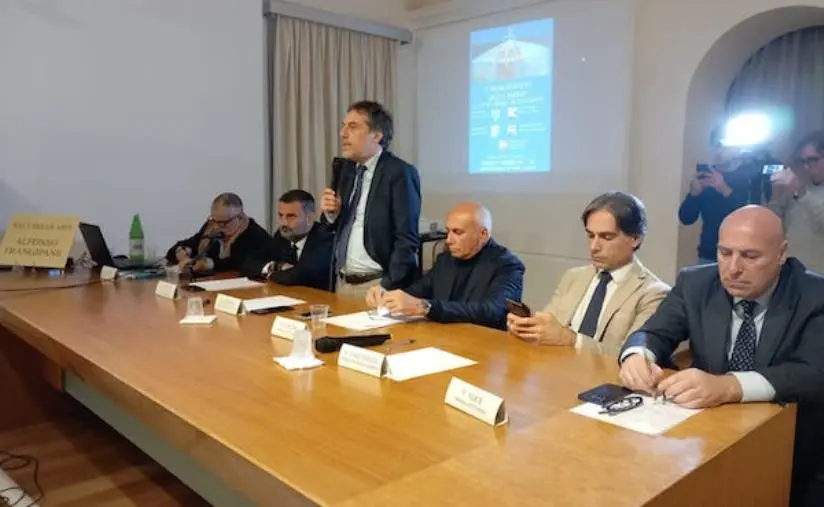 images Autonomia differenziata, Decaro: "Una legge che può frammentare ancora di più il Paese"