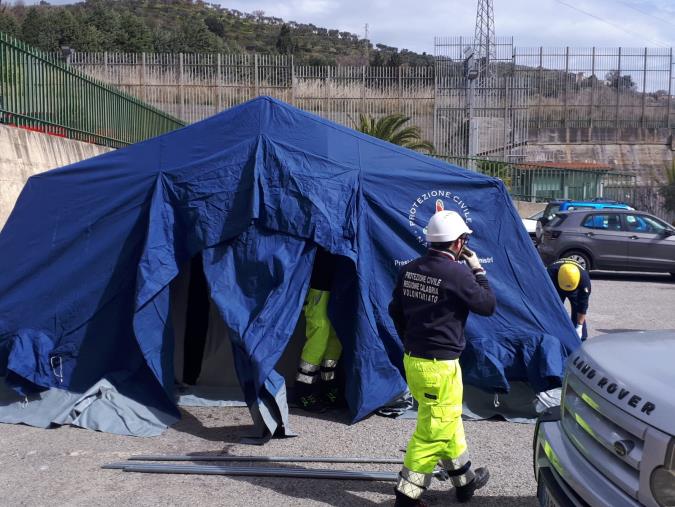 Coronavirus. Entra in funzione la tenda pre-triage all'Annunziata di Cosenza