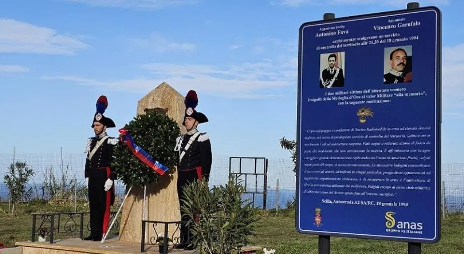 images Trent'anni dell'attentato in cui morirono a Scilla i carabinieri Fava e Garofalo
