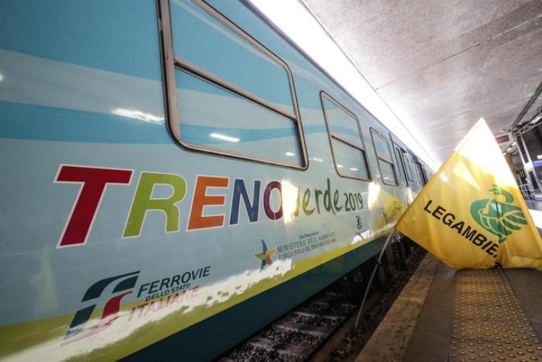 images E' partito dalla Calabria il "Treno Verde", l'iniziativa di Legambiente e FdS sul cambiamento climatico