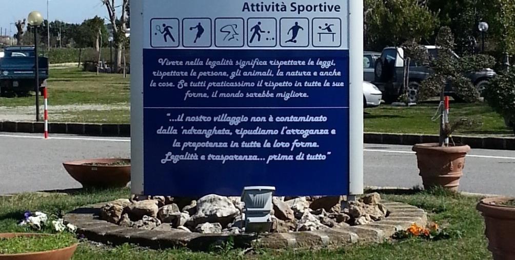 La contesa sul villaggio Costa del Turchese a Botricello, Il CdS sospende la sentenza che aveva riconosciuto la proprietà ai lottizzanti