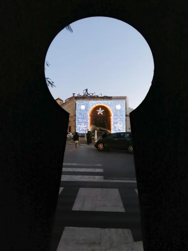 images “Unlock”, uno sguardo diverso sulla città con le installazioni dell’artista catanzarese Mike. Lobello: “Anche l’arte fra gli eventi di Natale”