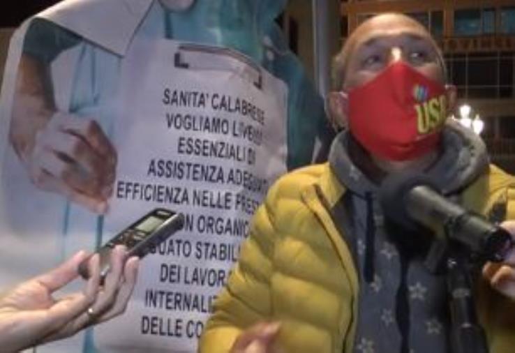 images Caos Sanità. L'Usb in piazza a Catanzaro: "Le politiche nazionali e regionali hanno prodotto solo debiti" (VIDEO)