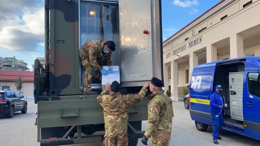 images Vaccini. Domani stop al centro di Vaglio Lise: struttura da sanificare per l'eccessiva affluenza 