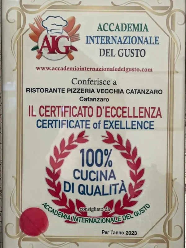 images Accademia del gusto, il ristorante pizzeria Vecchia Catanzaro conquista il certificato d'eccellenza