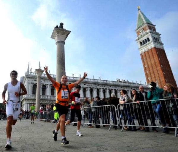 images L'Fsp polizia parteciperà alla Venice Marathon