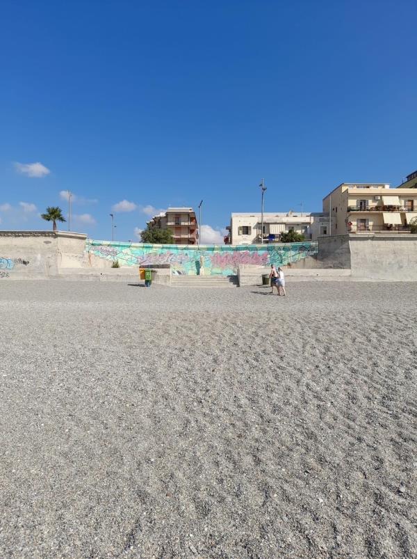 images La denuncia di Stefano Veraldi: "Nel quartiere marinaro manca l'accesso alla spiaggia, torna il calvario"