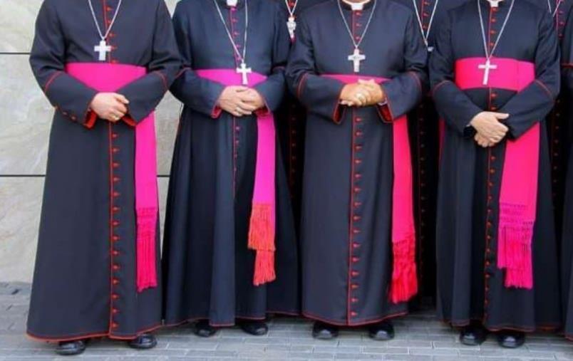 images I vescovi calabresi: "Rifuggire dalle pratiche illecite. No al voto scambio"