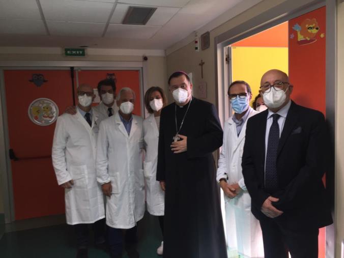 images Catanzaro, l'arcivescovo Maniago incontra i sanitari dell'ospedale "Pugliese"