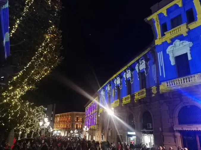 images Catanzaro, tripudio di luci e suoni nel centro storico per l'avvio del cartellone natalizio