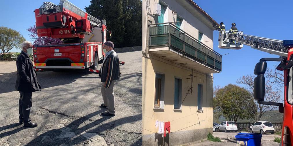 images Squillace, intervento dei Vigili del Fuoco per la messa in sicurezza di strutture spioventi 