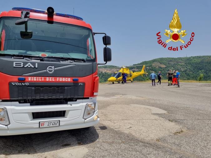 images Sersale. Sessantenne colto da un malore fra i boschi: elitrasportato in ospedale  