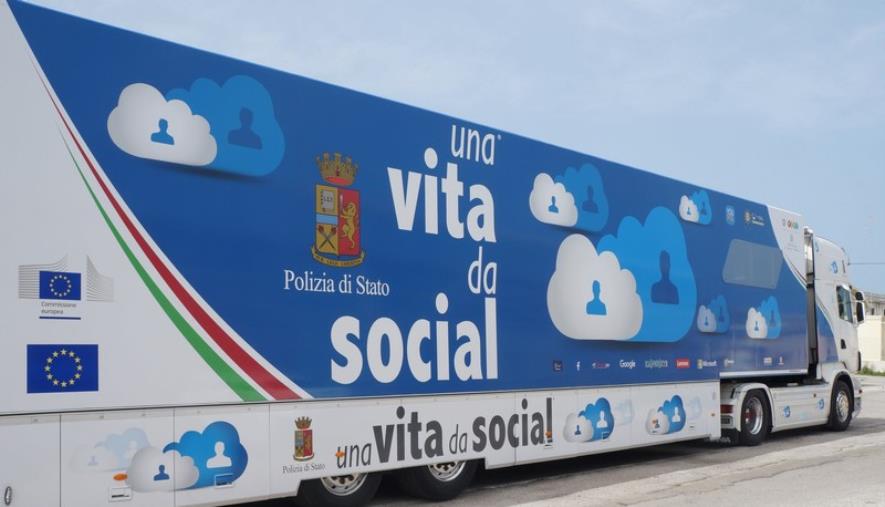 images Social network e cyberbullismo, arriva a Tropea la IX edizione della campagna educativa "Una vita da social"