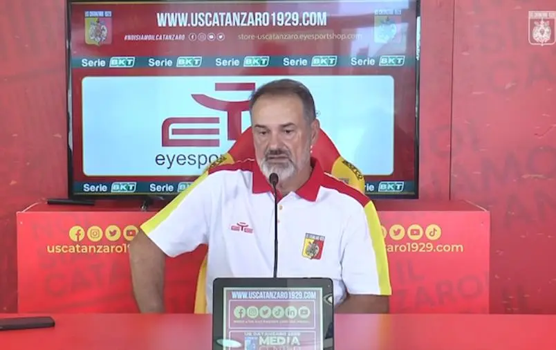 Us Catanzaro 1929, Vivarini prima del Foggia: "Siamo un cantiere ma già proiettati all'esordio in campionato"