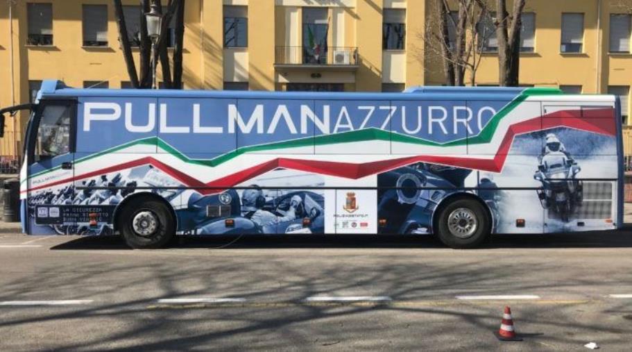 images “Cultura della guida sicura”, il Pullman Azzurro della Stradale arriva a Reggio